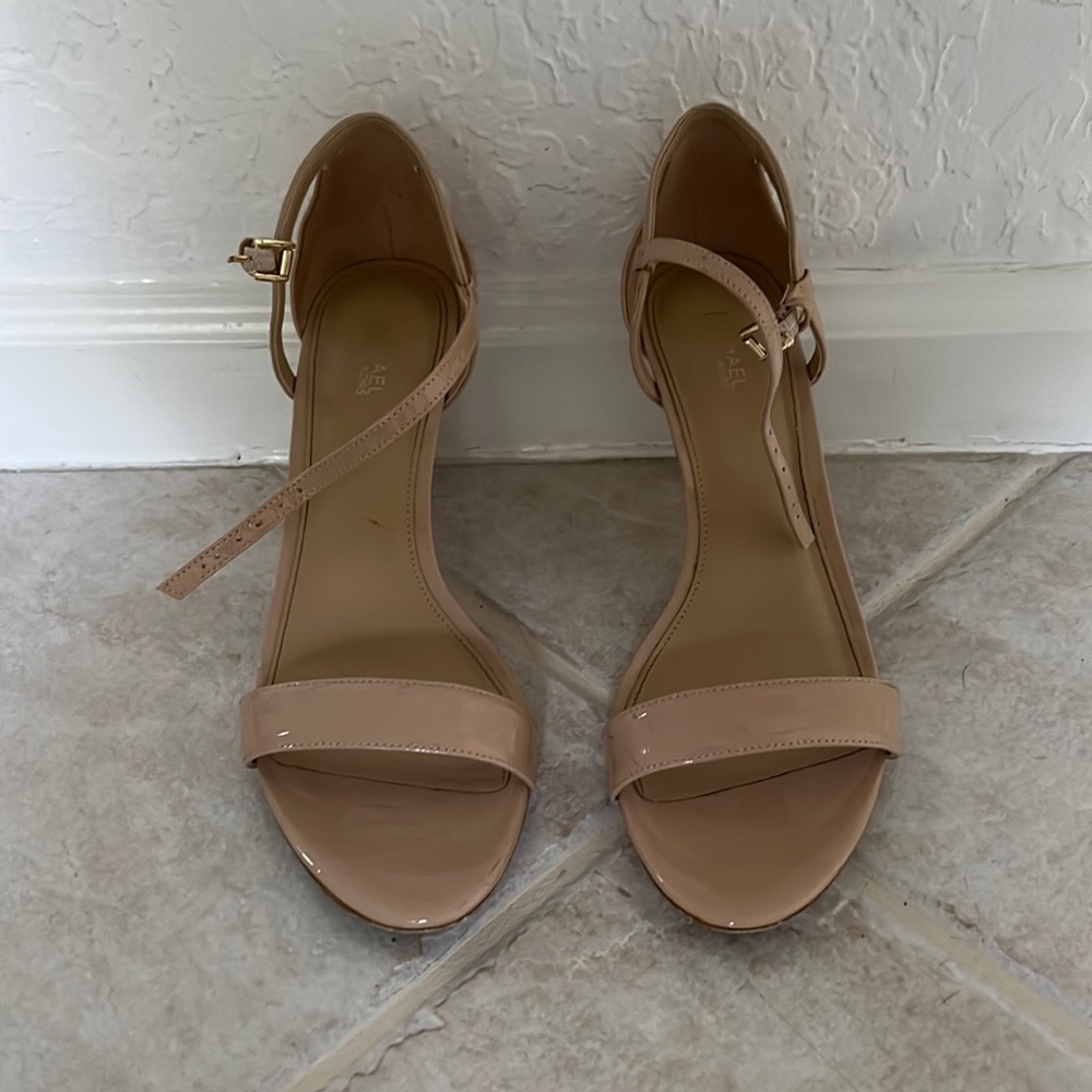 Michael Kors light blush 2.5 inch heels